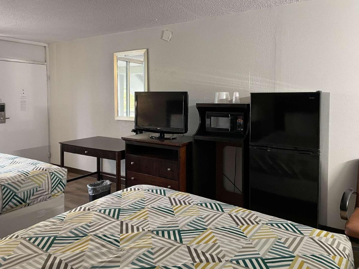 Hotel 6 Va